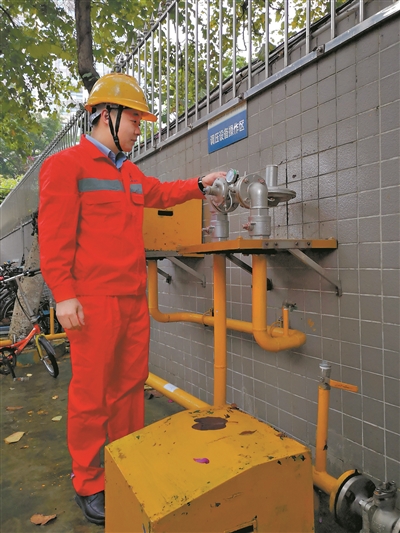 可能在别人眼中我们的工作辛苦繁忙,但我做的就是很普通的事。 ——林小江