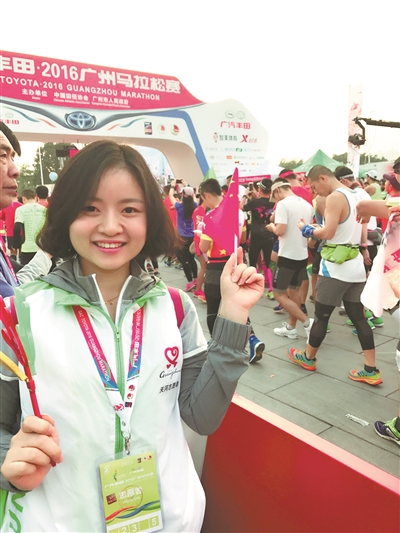 青春是一段美好的憧憬,不能奢侈地挥霍;青春是筑梦的季节,也让人更加敢于想象。一旦清晰了目标,就坚定地走下去。——张佩佩