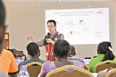 “我在这些年为广大市民公共卫生健康服务的过程中,深刻感受到了通过劳动和付出带来的人生成就感、喜悦感和满足感。” ——李铁钢