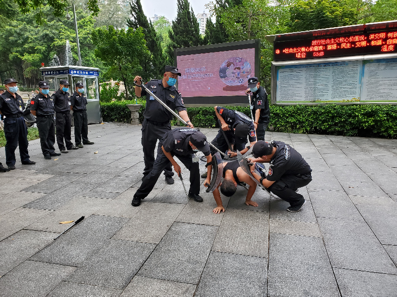 广州市黄花岗公园节前强化应急演练，确保“双节”安全03.jpg