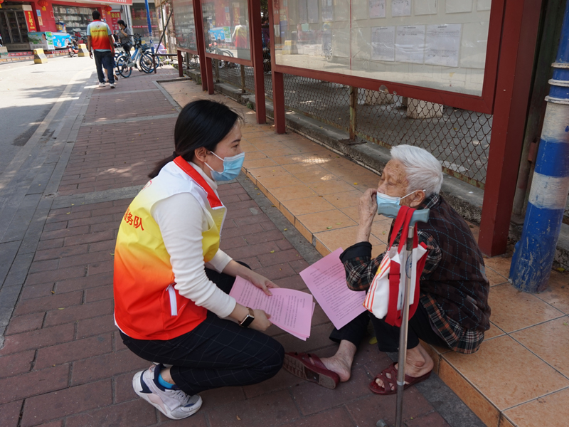 图7：耐心进行防疫宣传.jpg
