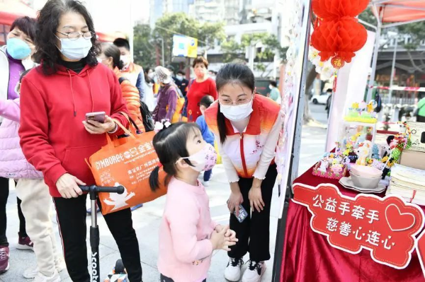 书法展示、手工体验、游戏互动……荔湾区彩虹街元宵活动精彩满满