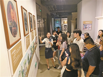 中外记者走进十三行博物馆