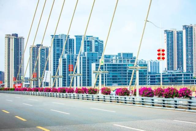 摄于：凤凰一桥