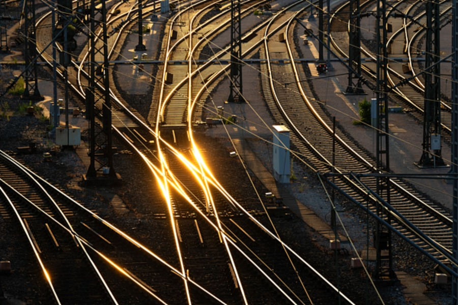 8天长假激发出行需求 春运期间铁路将添“新线路”“新装备”
