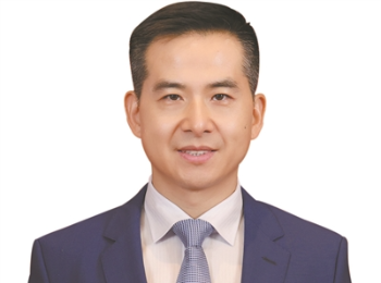 抓产业创新，要守牢实体经济这个根基