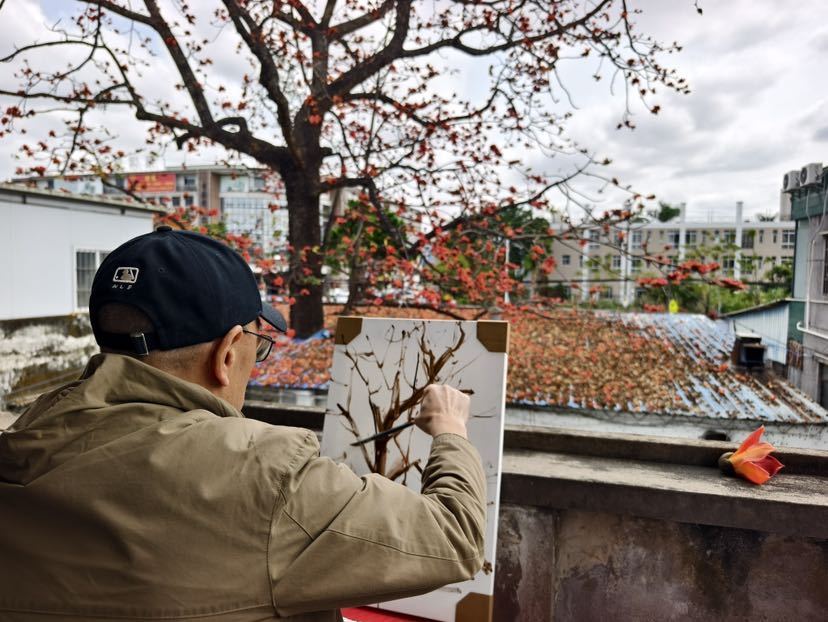 粤港澳三地美术家共绘“英雄花开”