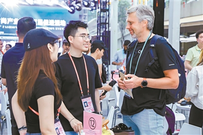 “广州之夜”闪耀广交会