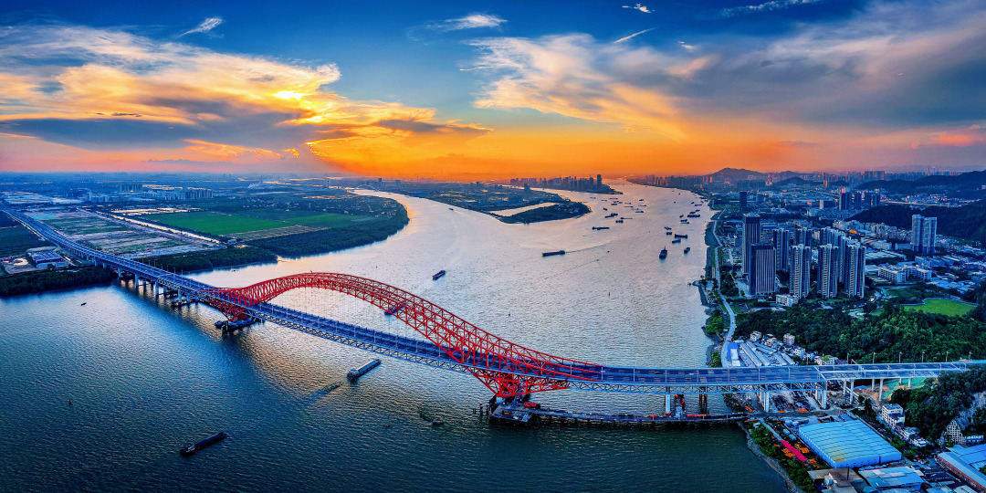 面向世界“五港联动” 塑造湾区全新引擎