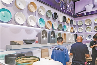 广交会二期落幕 中国“智造”向世界讲述着一个又一个动人的故事