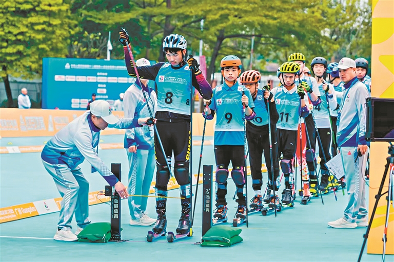 残特奥会越野滑轮比赛开赛