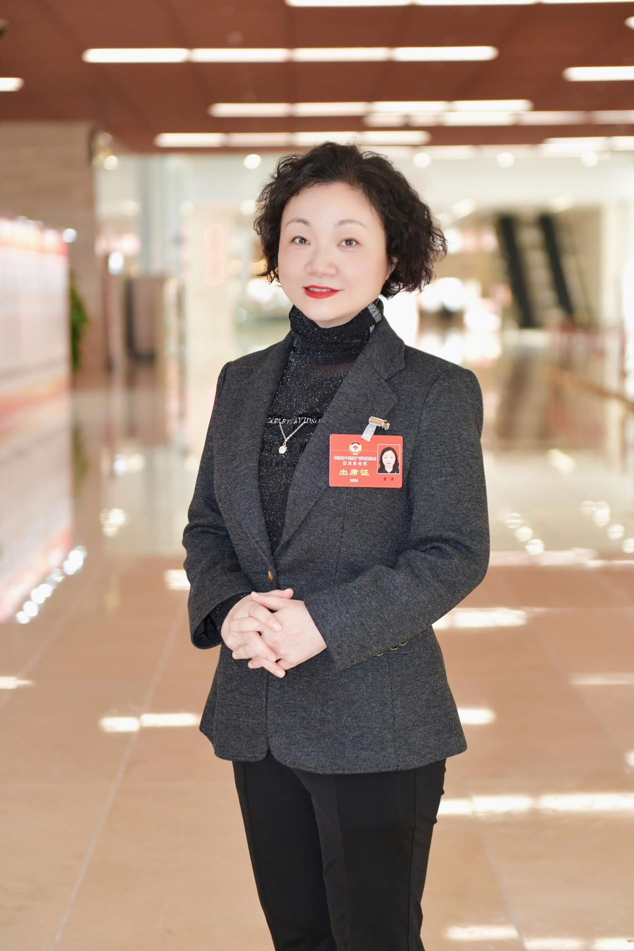 广州市政协常委、广州市政务服务和数据管理局局长黄津。