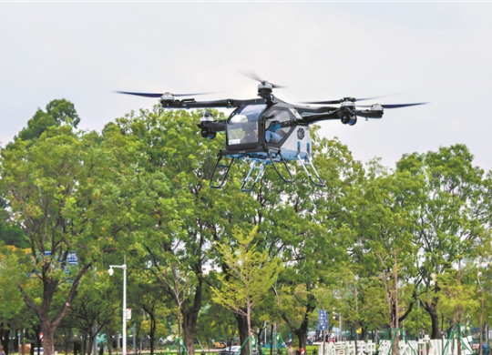 低空经济如何乘势“高飞”？代表委员建言进一步夯实产业基础、拓展应用场景