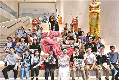 清华学子社会实践团队打卡广州最潮产业线