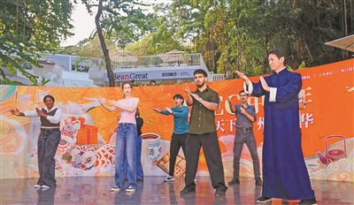 APEC中国年·广货行天下广州嘉年华开启