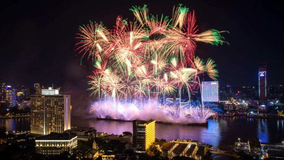 2月17日晚白鹅潭烟花汇演 这些绝美画面不可错过