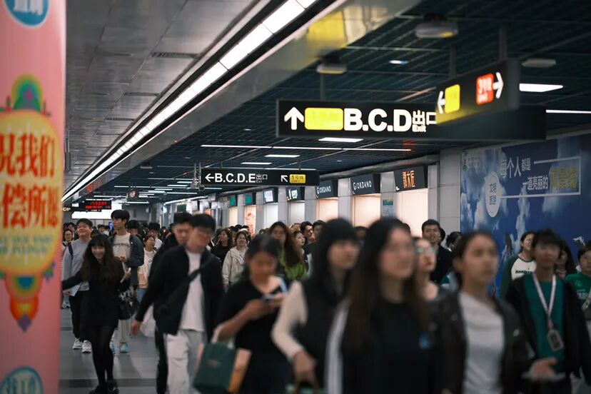 清明假期广州地铁加车又“加时”