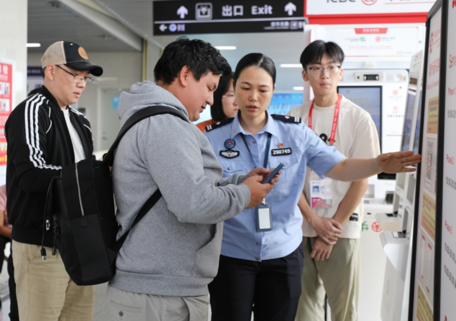 广州边检下辖口岸迎客流高峰