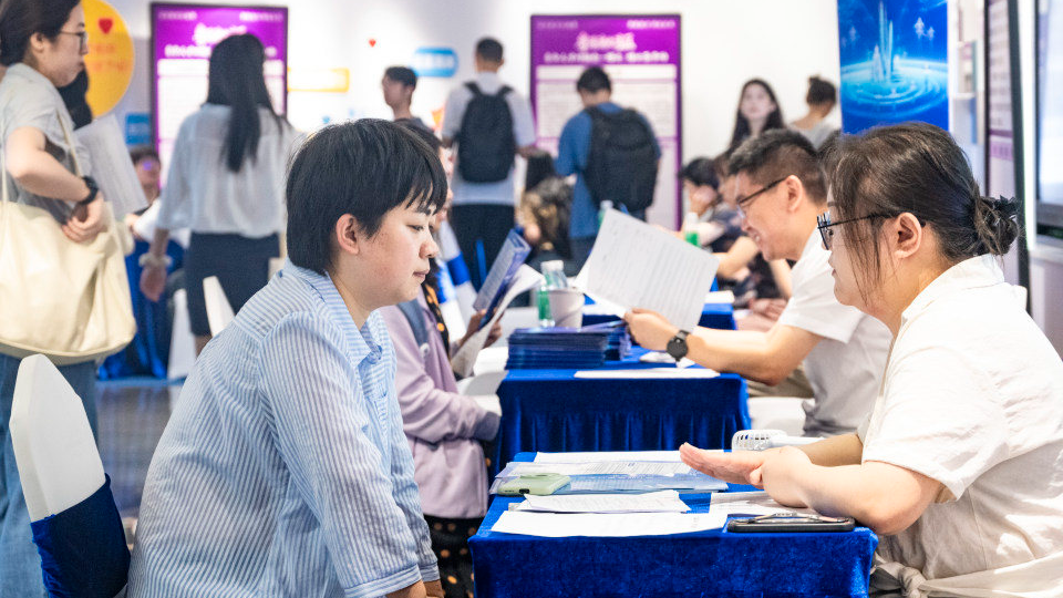 广州把学习教育成果转化成为民谋福祉的切实成效